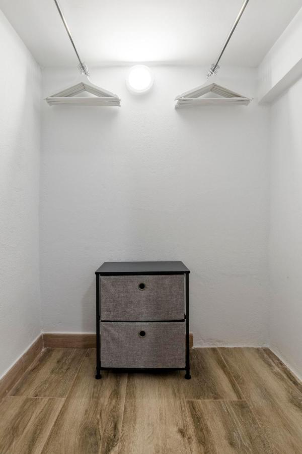Charming Madrid Numancia Apartment Bagian luar foto