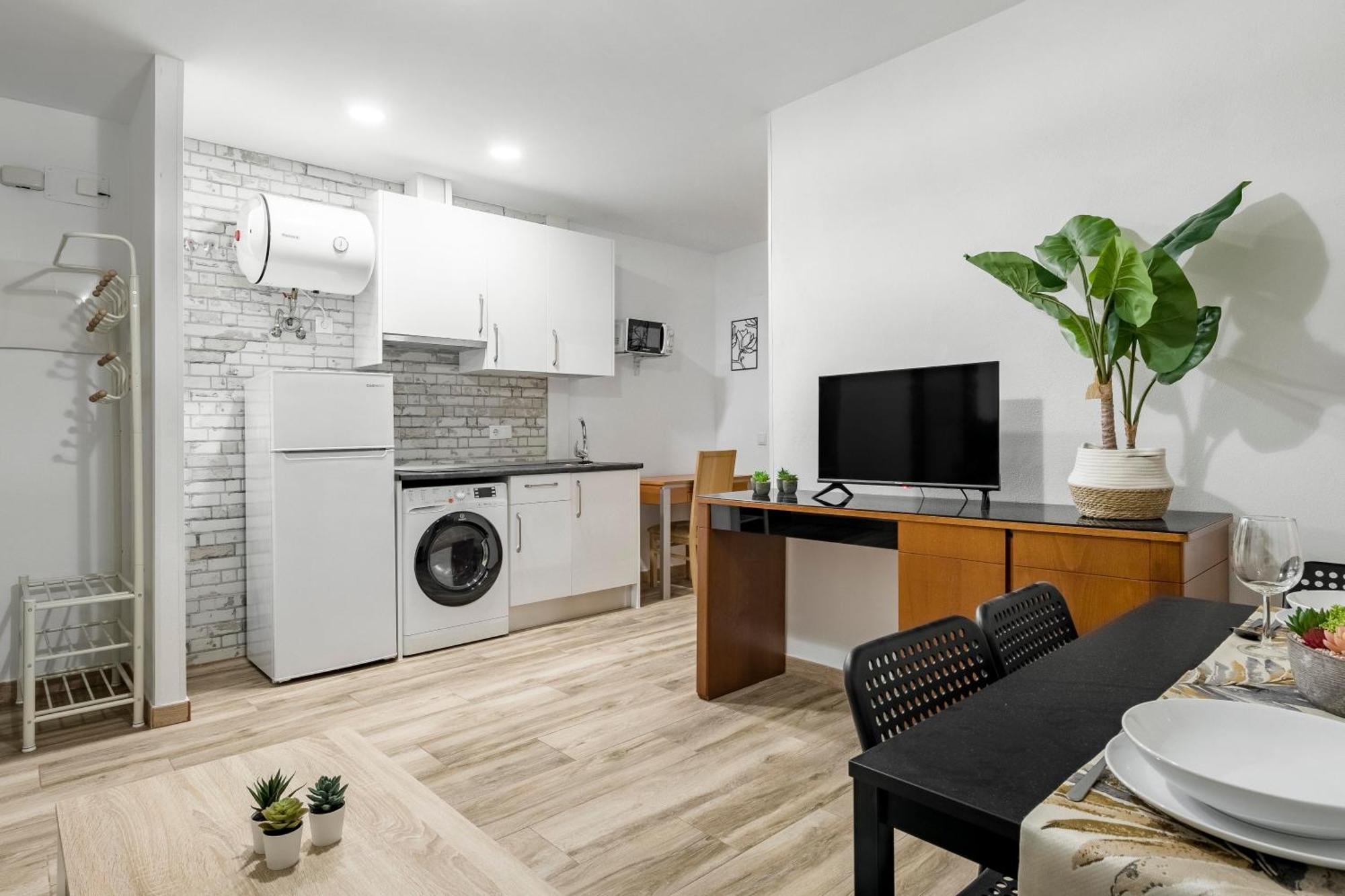 Charming Madrid Numancia Apartment Bagian luar foto