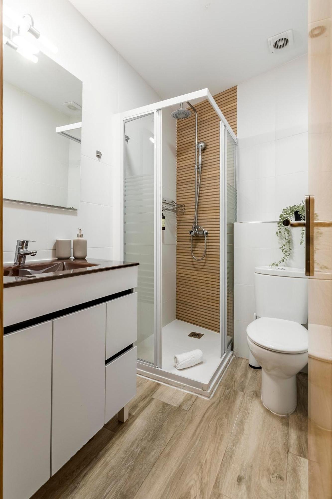 Charming Madrid Numancia Apartment Bagian luar foto